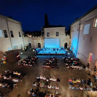 Domani la musica di Dalla al castello di Spezzano, letture per bambini al BLA